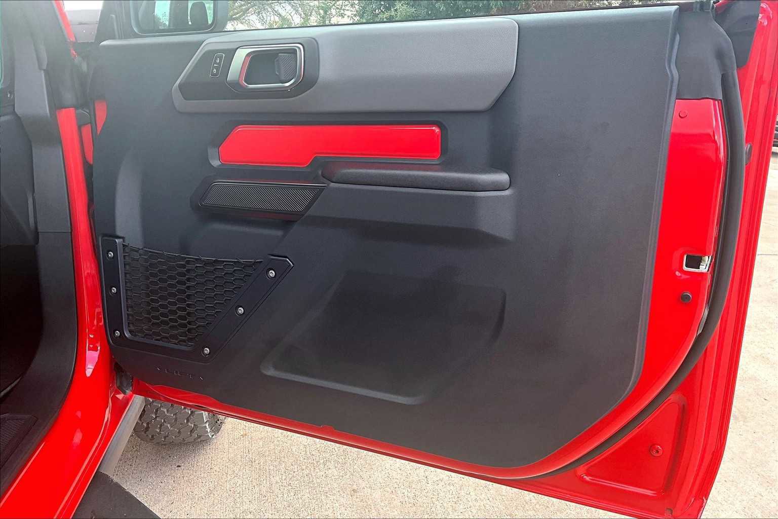 Certified 2024 Ford Bronco Black Diamond image 23