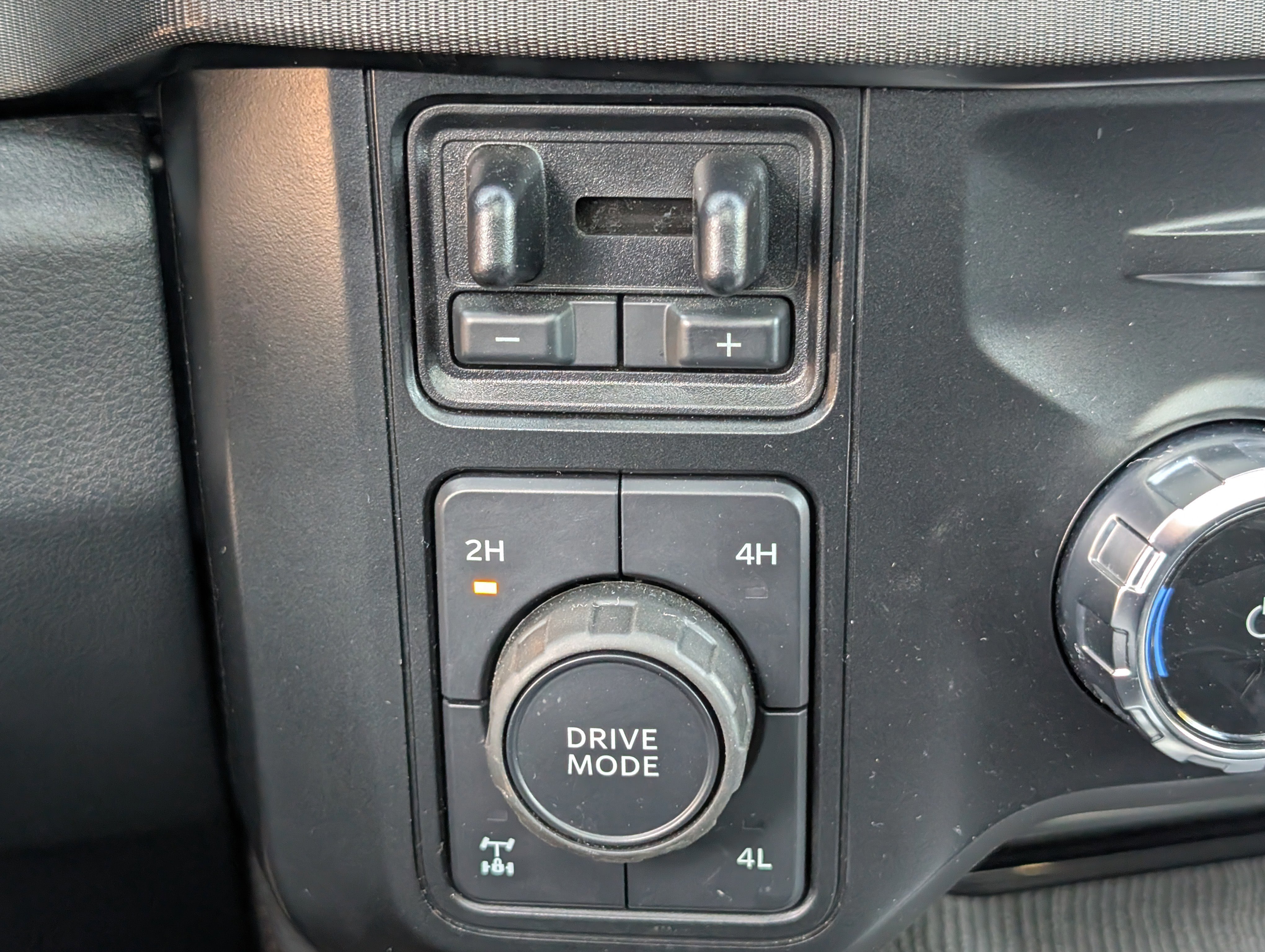 Certified 2024 Ford F350 Platinum AWD/4WD image 28