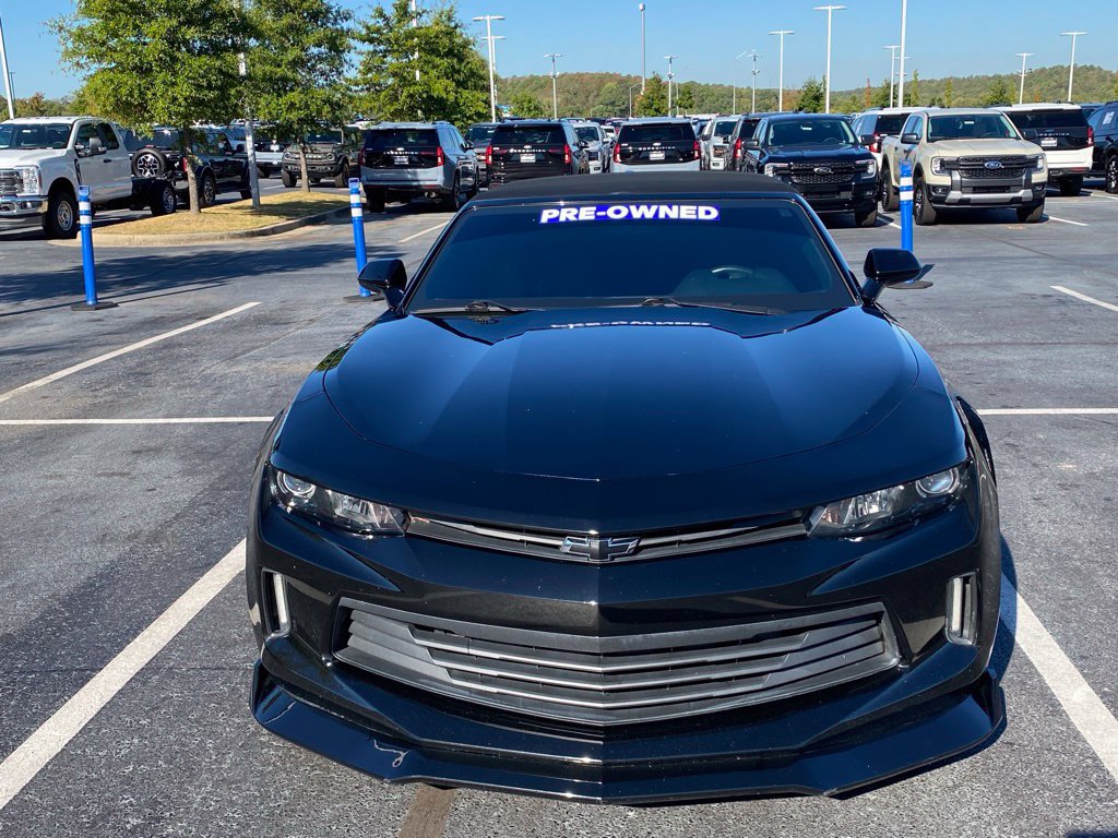 Used 2017 Chevrolet Camaro LT w/ Technology Package RWD image 2