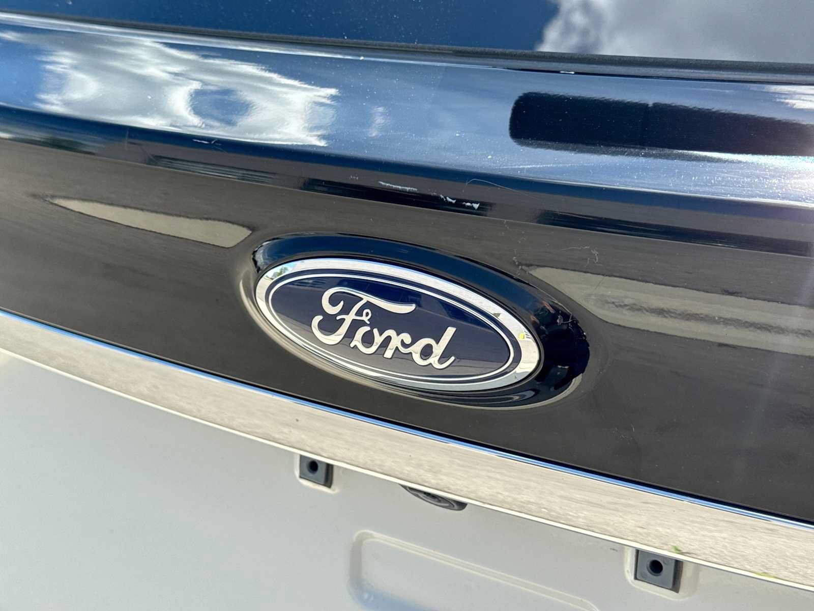 Certified 2020 Ford Edge Titanium AWD/4WD image 11