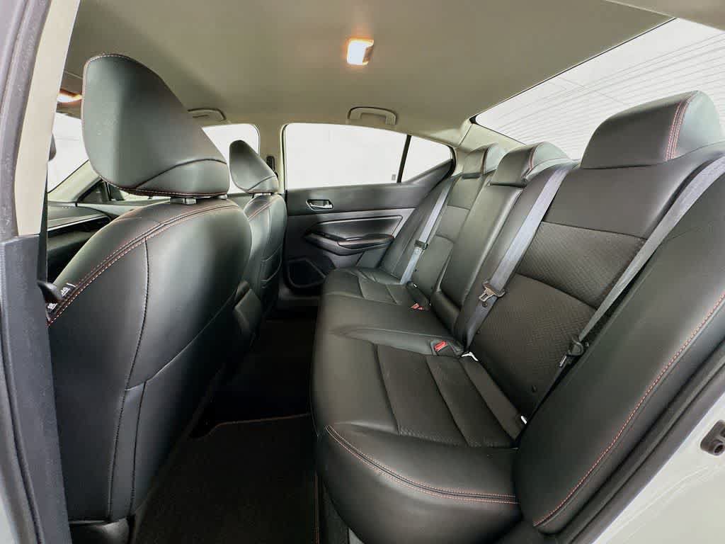Used 2024 Nissan Altima 2.5 SR FWD image 13