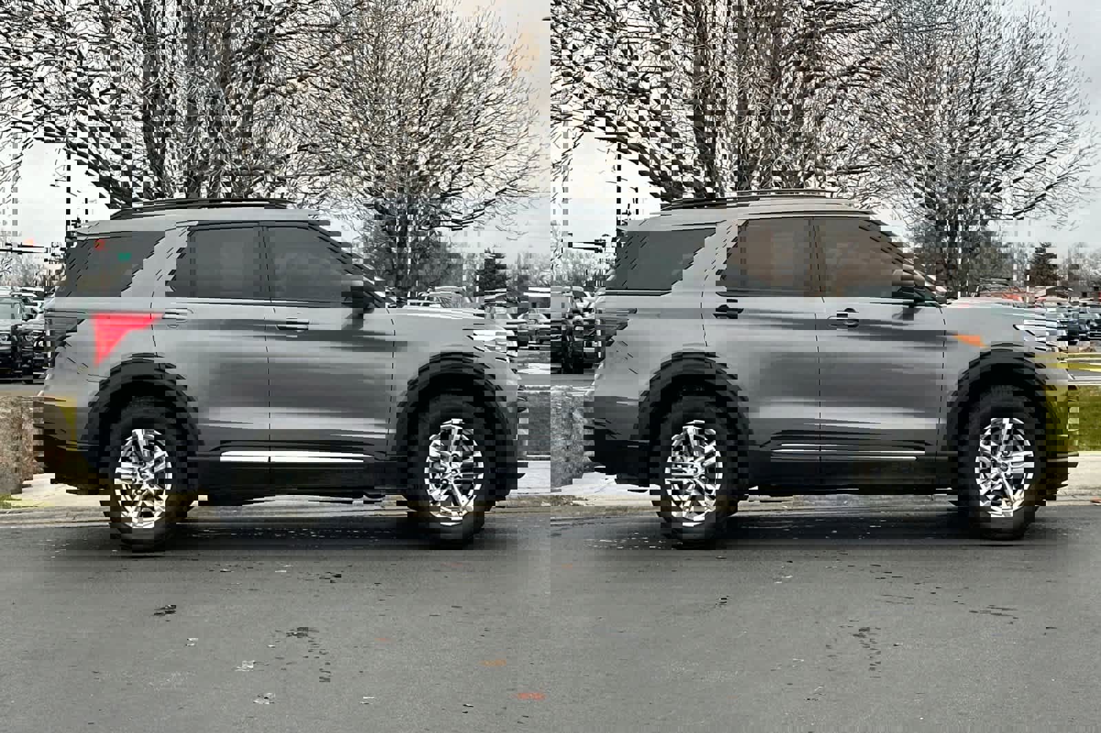 Certified 2022 Ford Explorer XLT image 6