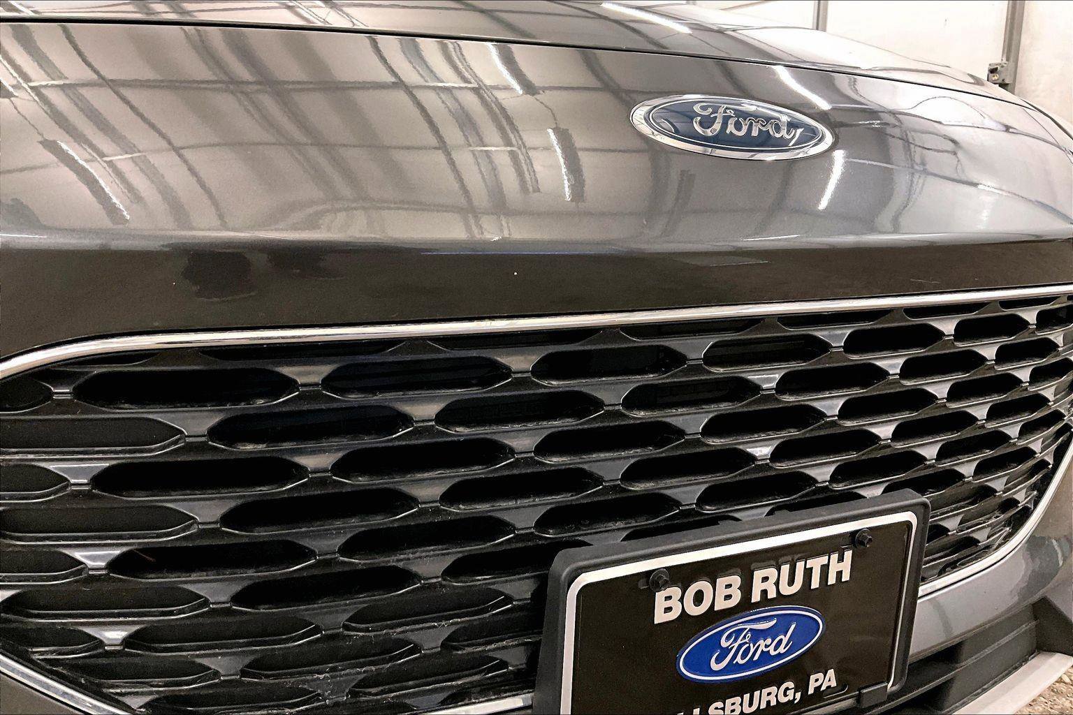 Certified 2020 Ford Escape SE image 29