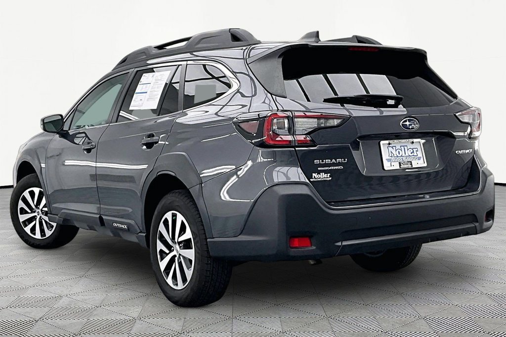 Used 2024 Subaru Outback Premium AWD/4WD image 13