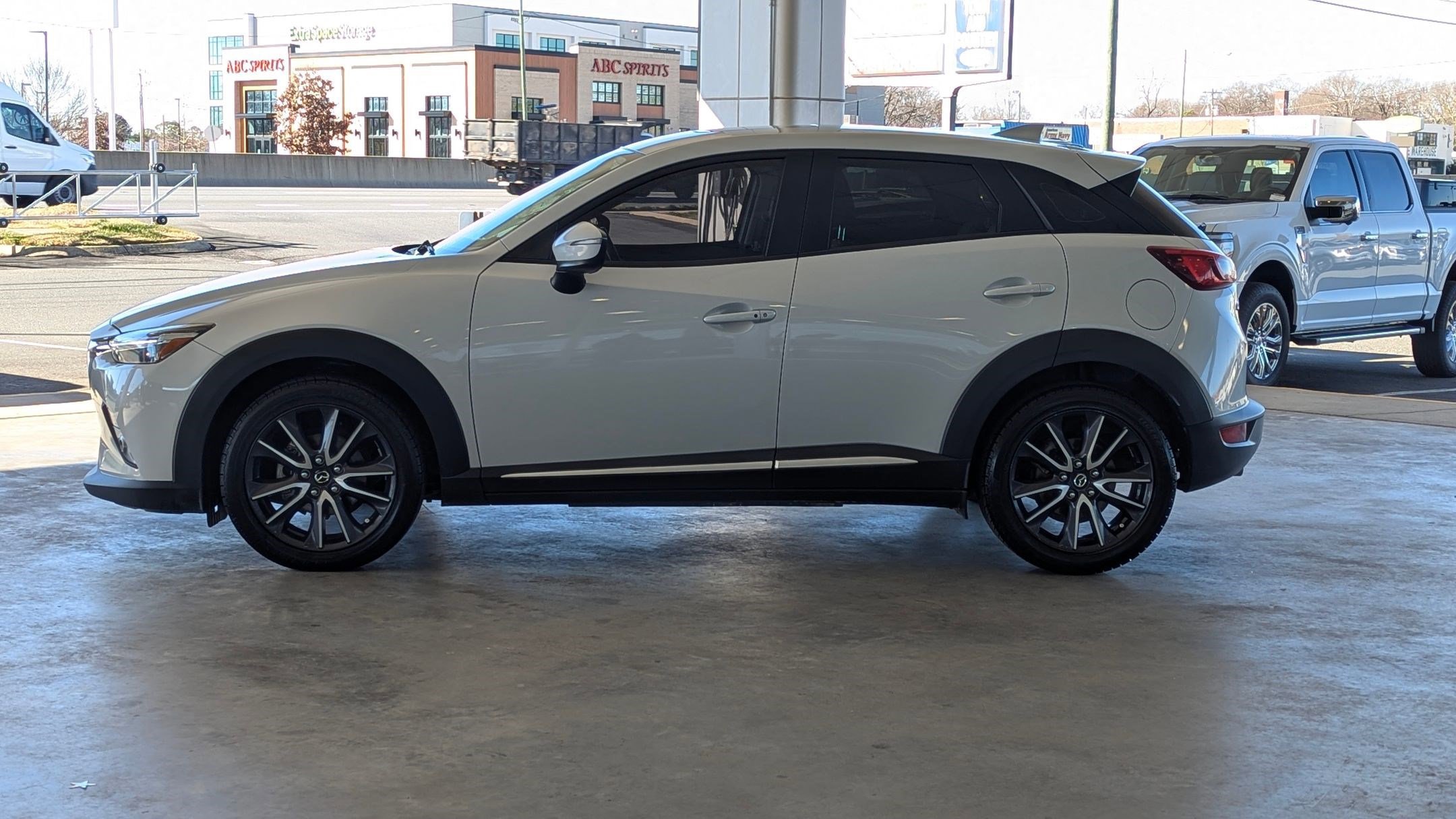 Used 2018 MAZDA CX-3 Grand Touring image 2