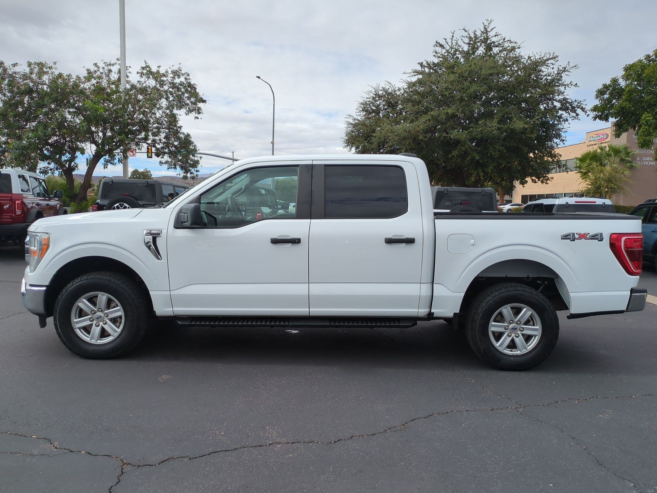 Certified 2022 Ford F150 XLT w/ Trailer Tow Package AWD/4WD image 9