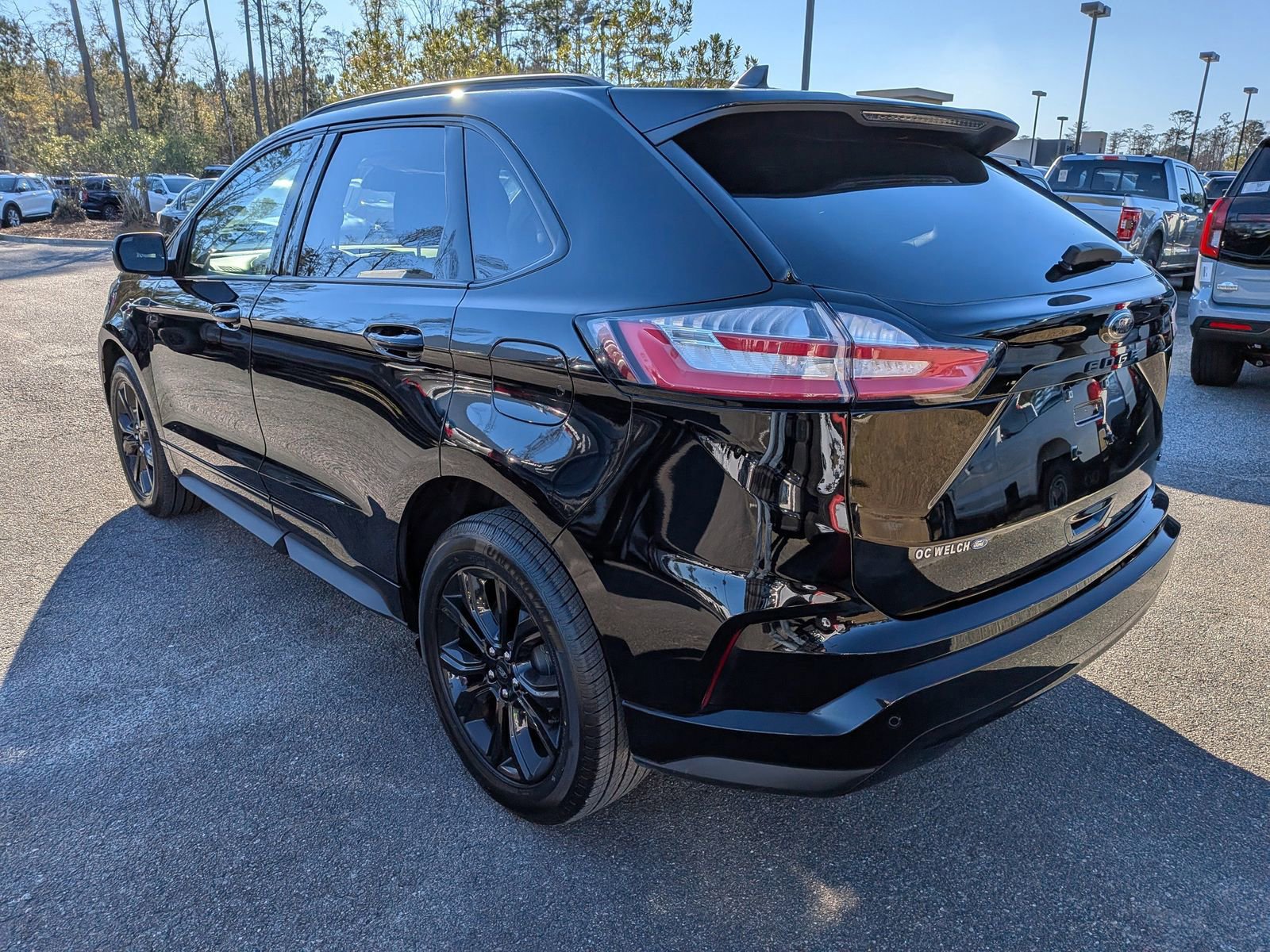 Certified 2022 Ford Edge SE w/ Black Appearance Package image 3
