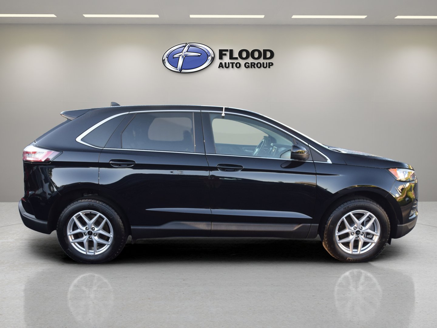 Certified 2024 Ford Edge SEL w/ Convenience Package AWD/4WD image 3