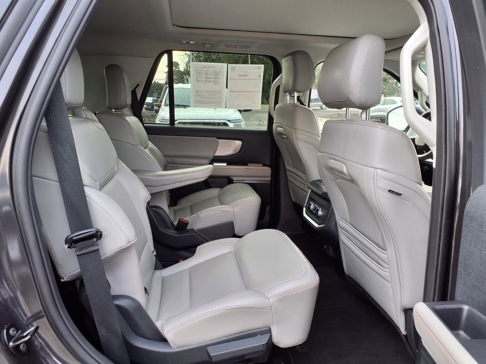 Certified 2025 Ford Expedition Active image 7