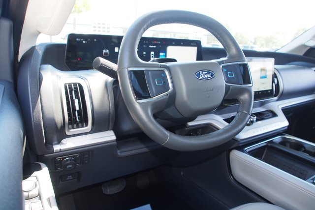 Certified 2025 Ford Expedition Active AWD/4WD image 20