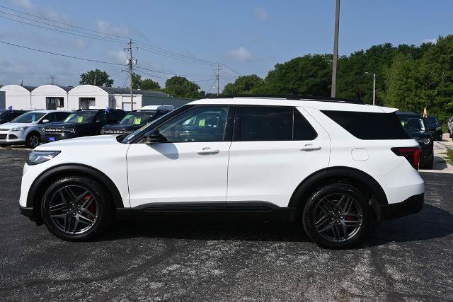Certified 2025 Ford Explorer ST AWD/4WD image 4
