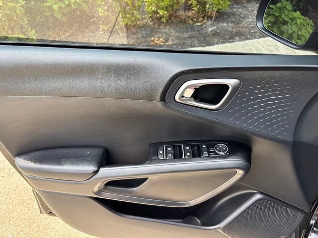Used 2020 Kia Soul S FWD image 15