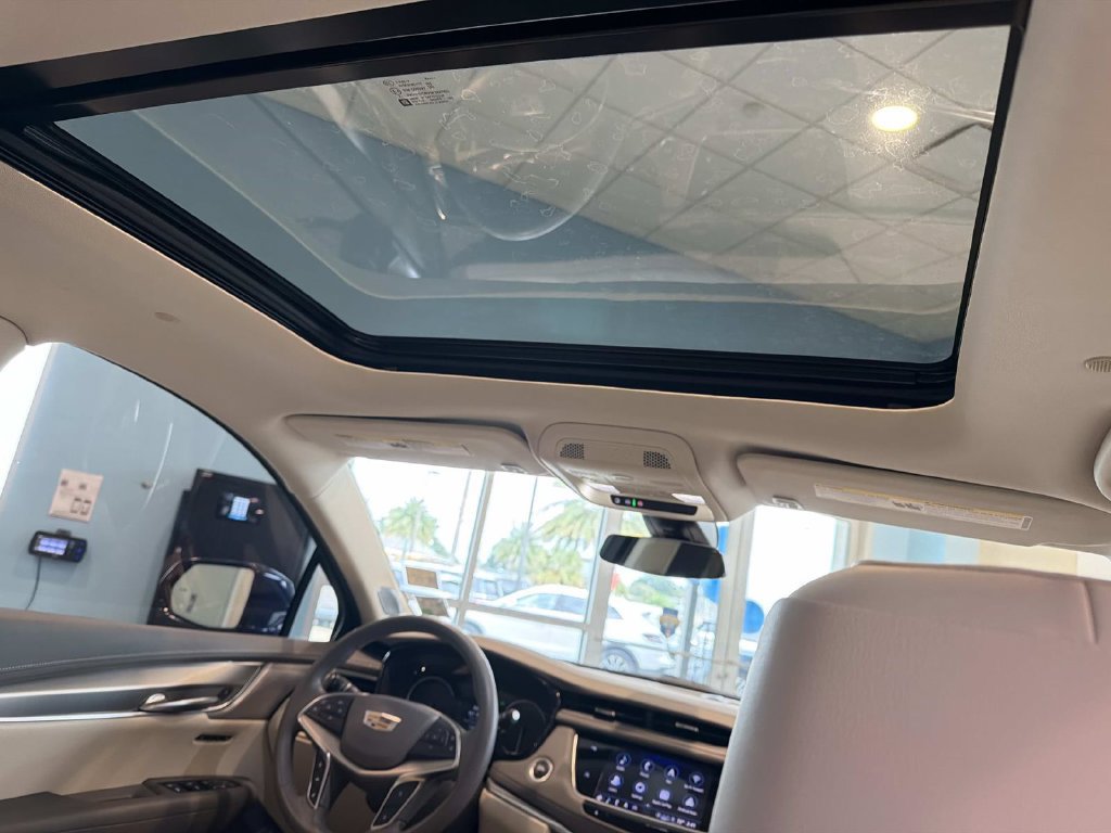Used 2025 Cadillac XT5 Premium Luxury FWD image 13