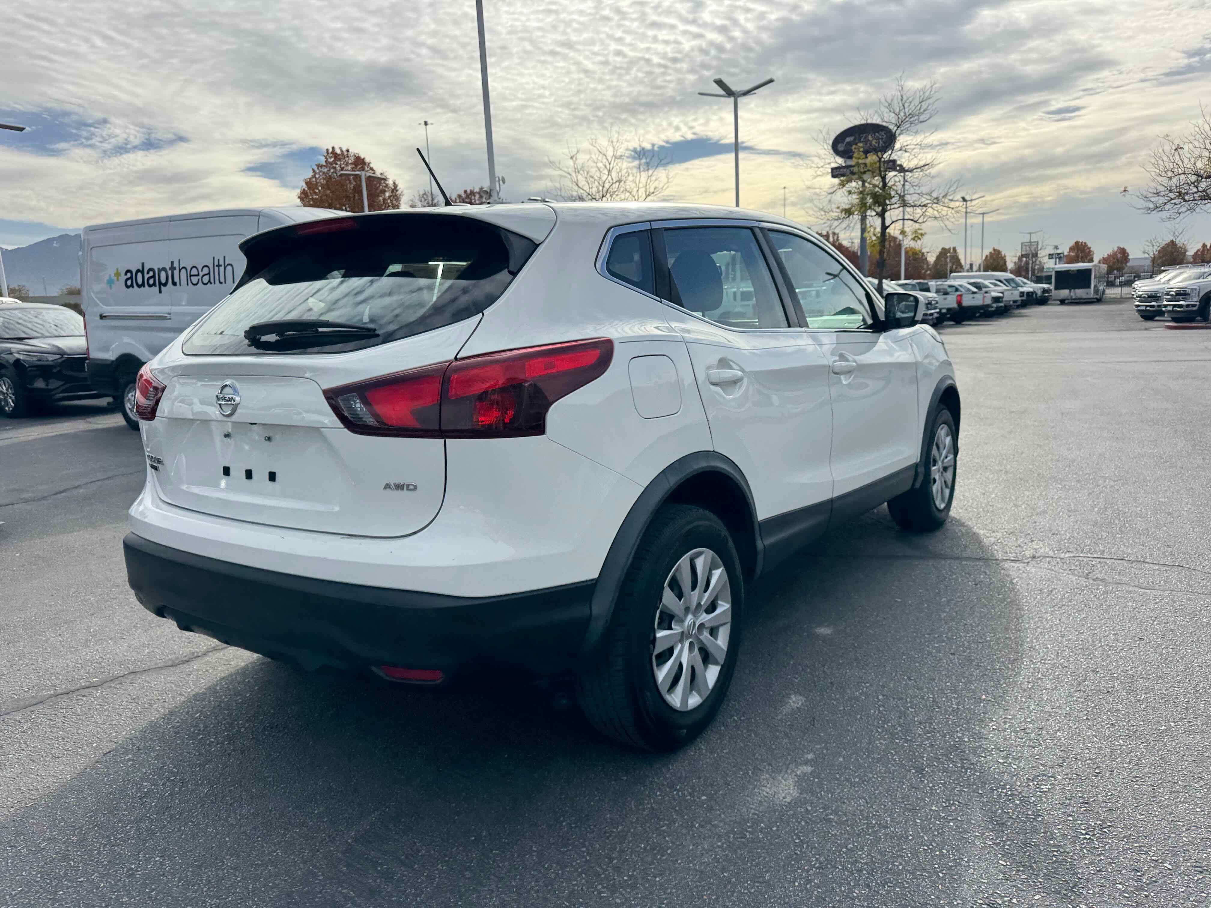 Used 2018 Nissan Rogue Sport S image 5
