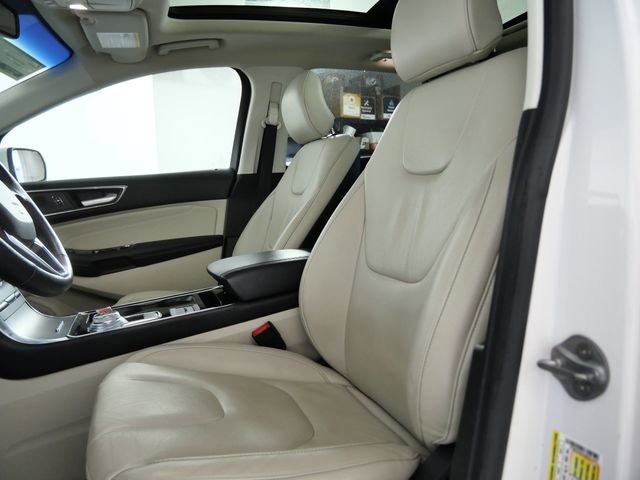 Certified 2019 Ford Edge Titanium w/ Class II Trailer Tow Package AWD/4WD image 17