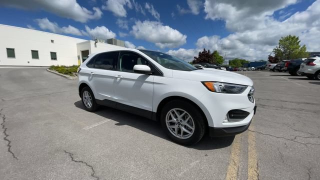 Certified 2022 Ford Edge SEL w/ Convenience Package AWD/4WD image 2