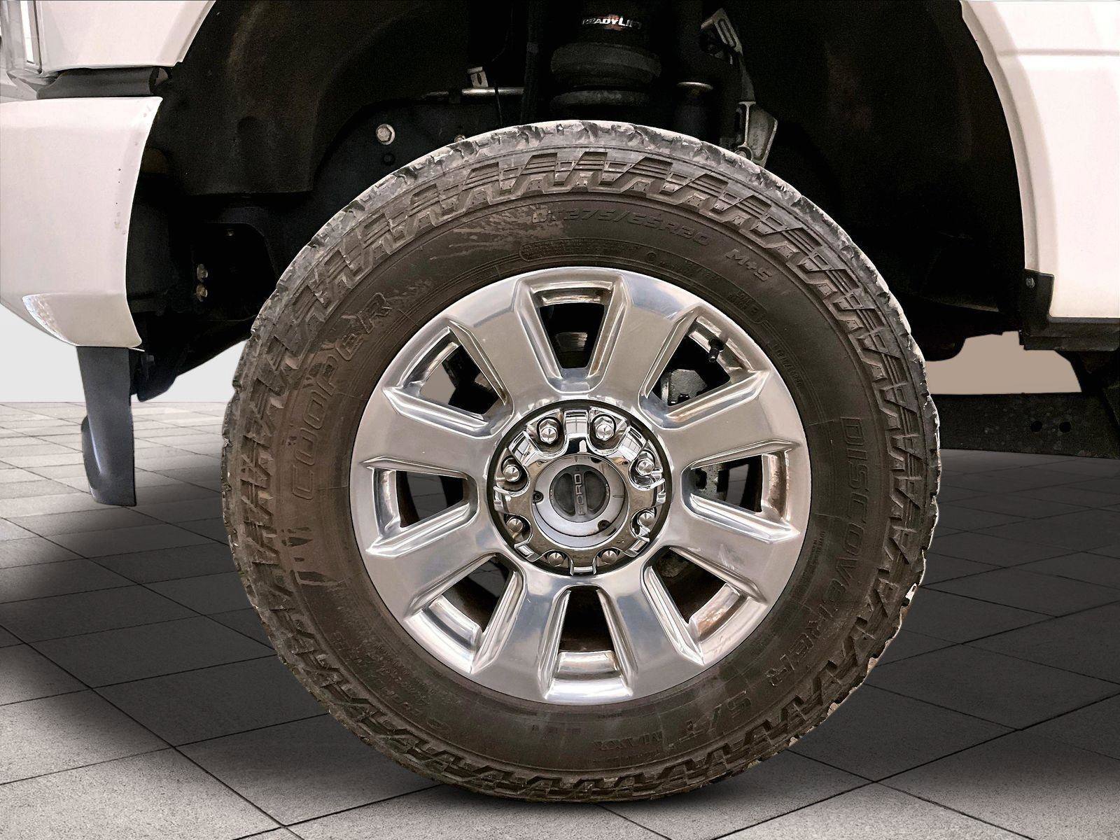Certified 2020 Ford F250 Platinum w/ FX4 Off-Road Package AWD/4WD image 8