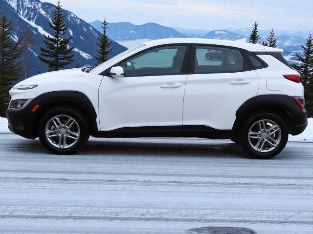 Used 2023 Hyundai Kona SE image 6