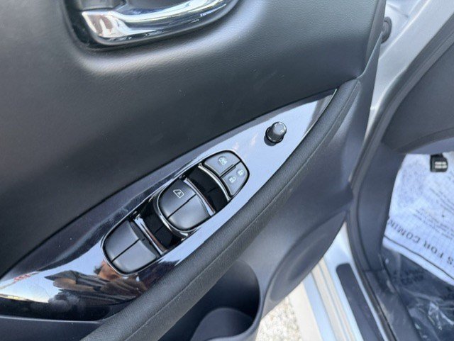 Used 2024 Nissan Leaf S FWD image 12