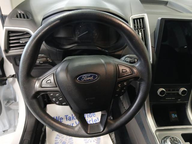 Certified 2022 Ford Edge SE w/ Black Appearance Package image 13
