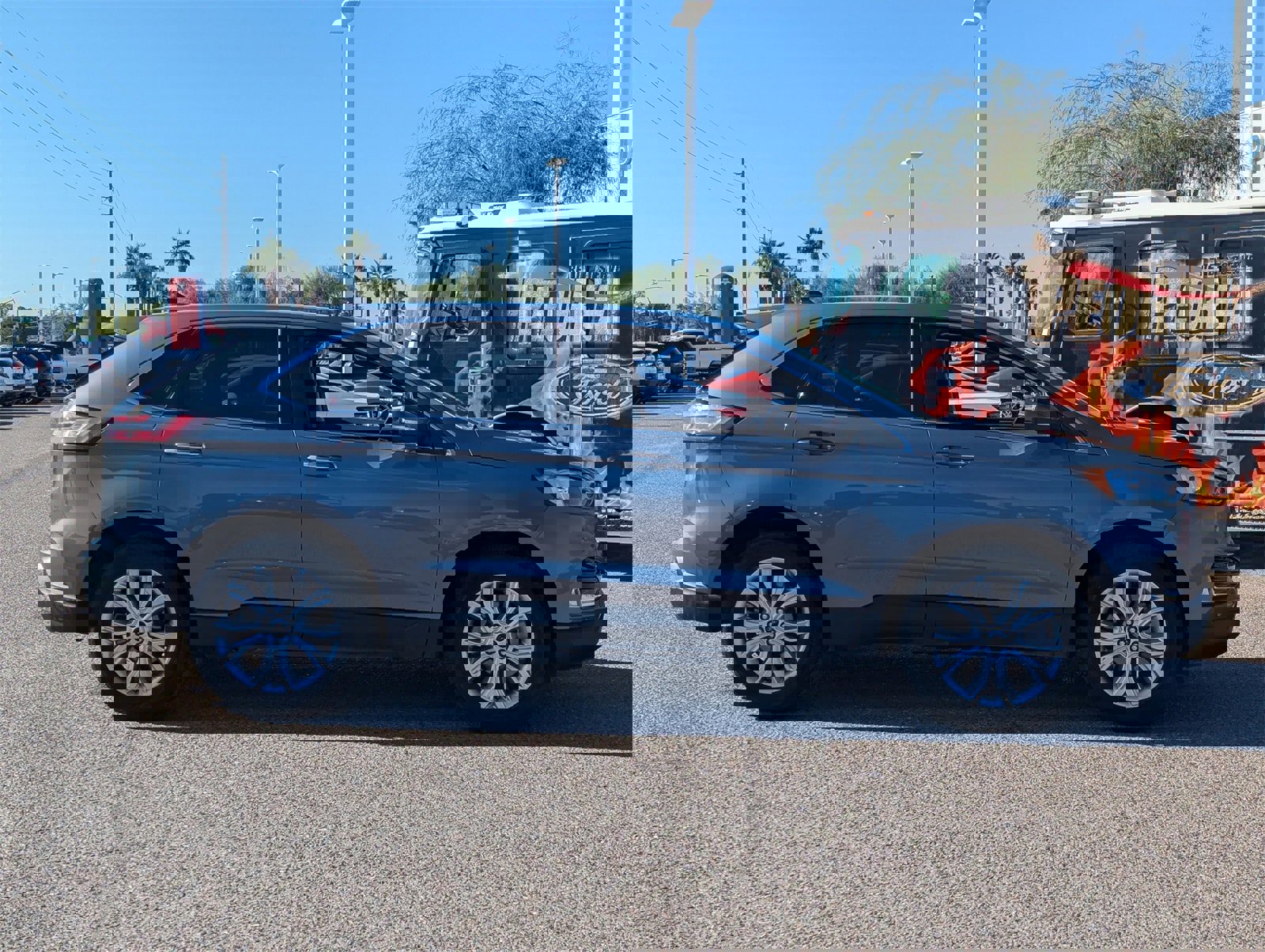 Certified 2024 Ford Edge Titanium image 7