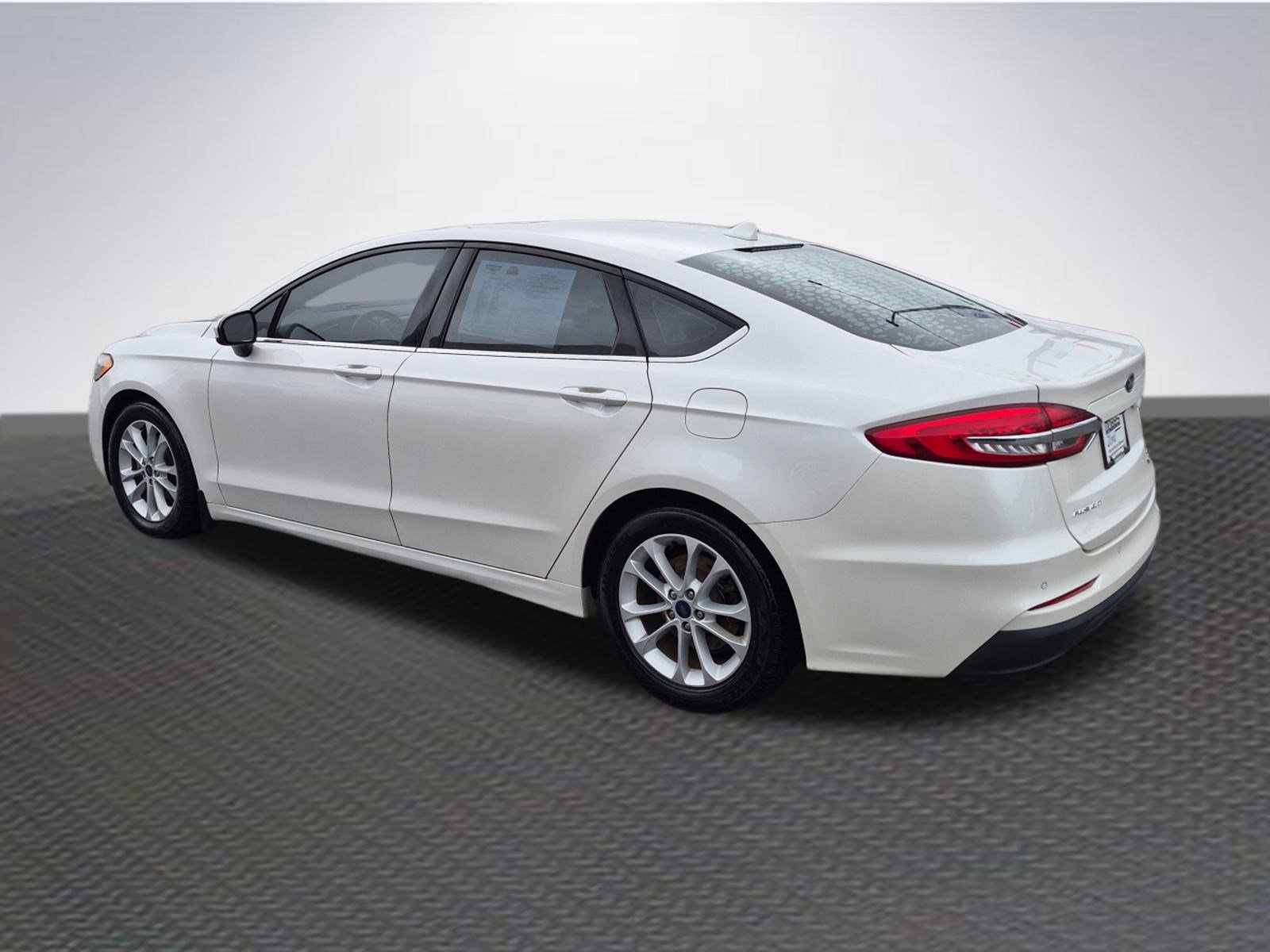 Certified 2020 Ford Fusion SE image 5
