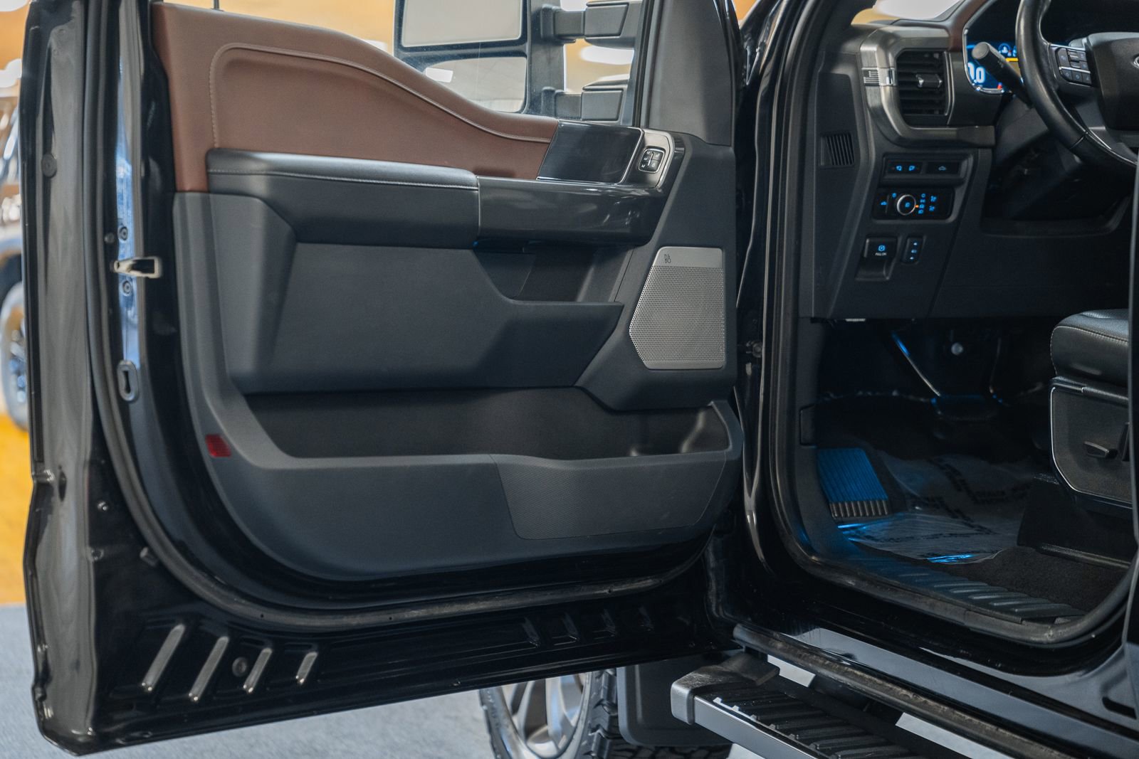 Certified 2023 Ford F150 Lariat image 44