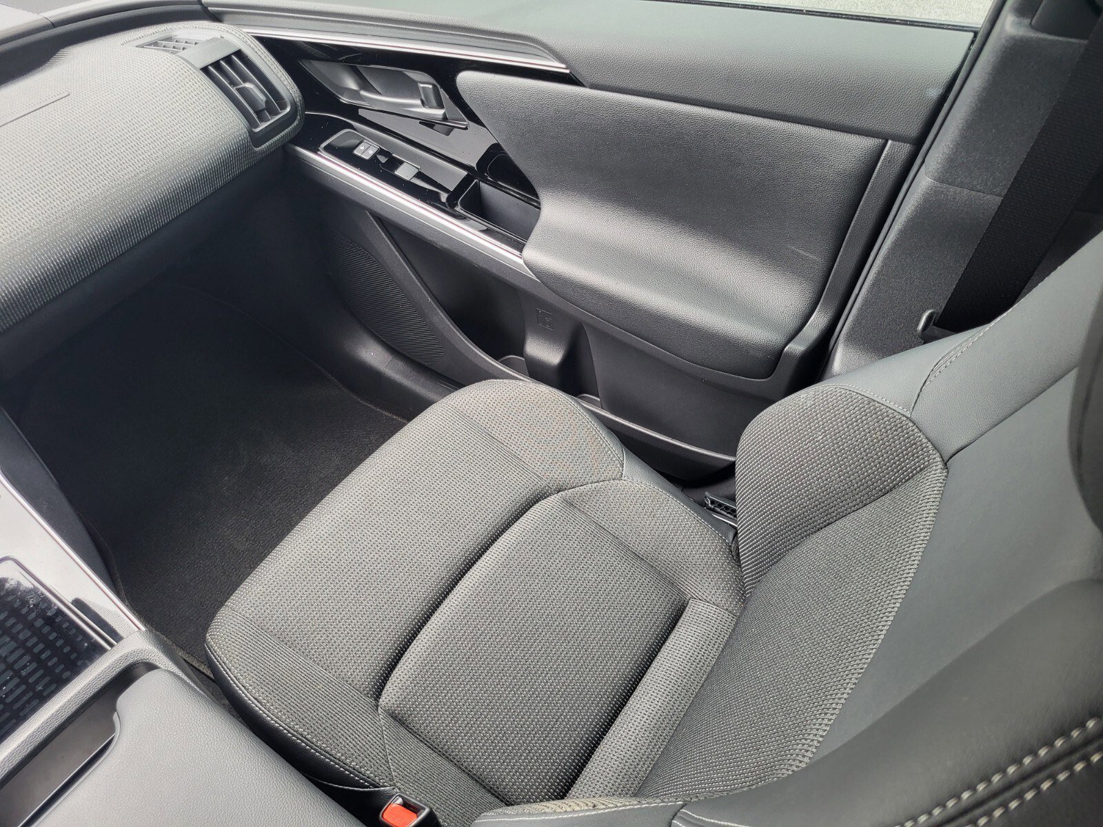 Used 2024 Toyota bZ4X XLE image 16