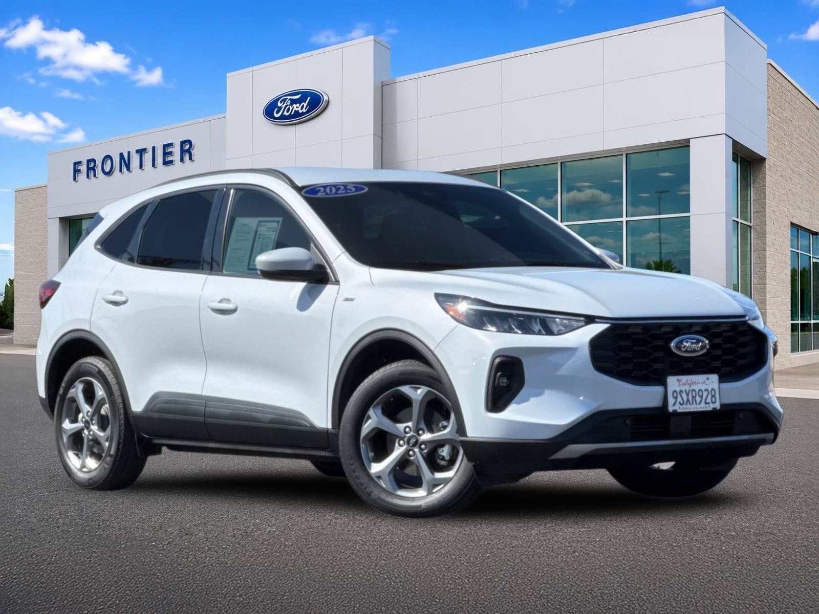 Certified 2025 Ford Escape ST-Line Select AWD/4WD image 1