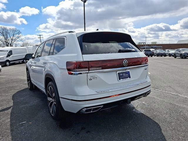 Used 2024 Volkswagen Atlas SEL Premium R-Line image 2