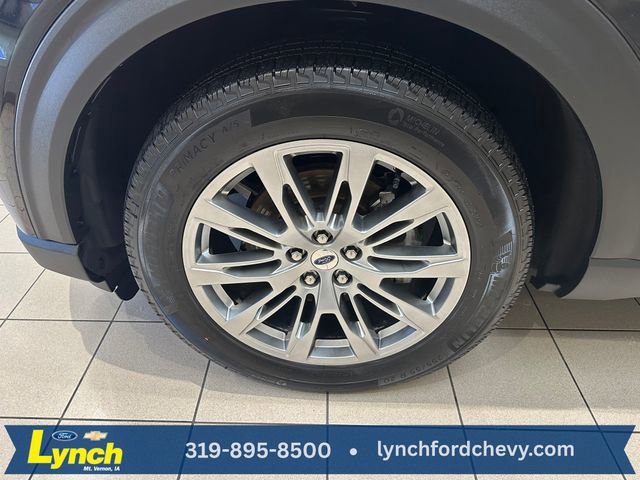 Certified 2025 Ford Explorer Platinum AWD/4WD image 32