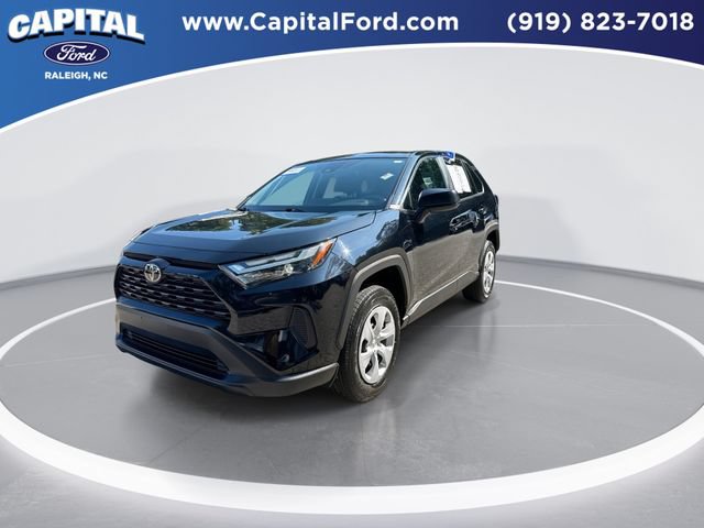 Used 2025 Toyota RAV4 LE AWD/4WD image 4