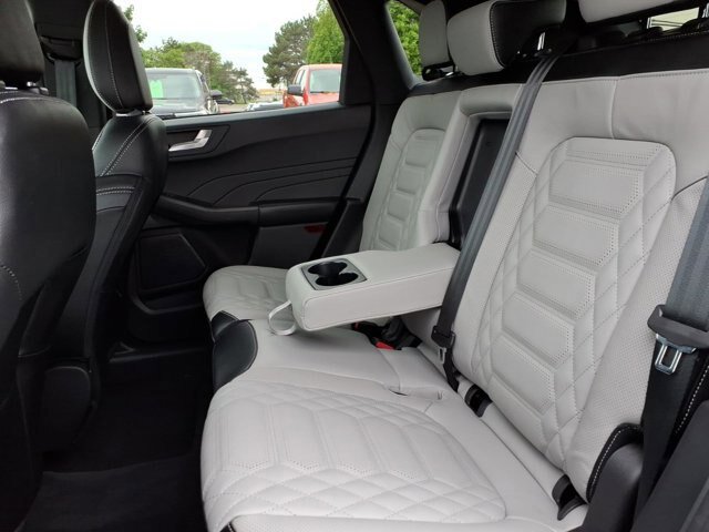 Certified 2023 Ford Escape Platinum w/ Premium Technology Package AWD/4WD image 6