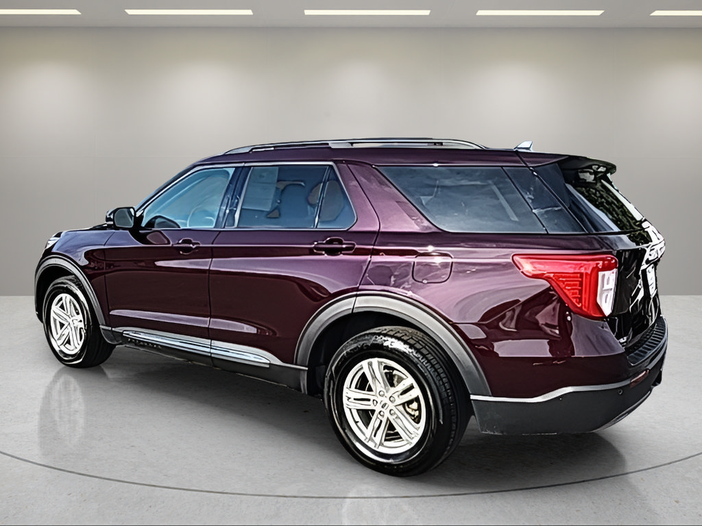 Certified 2023 Ford Explorer XLT w/ Equipment Group 202A AWD/4WD image 7