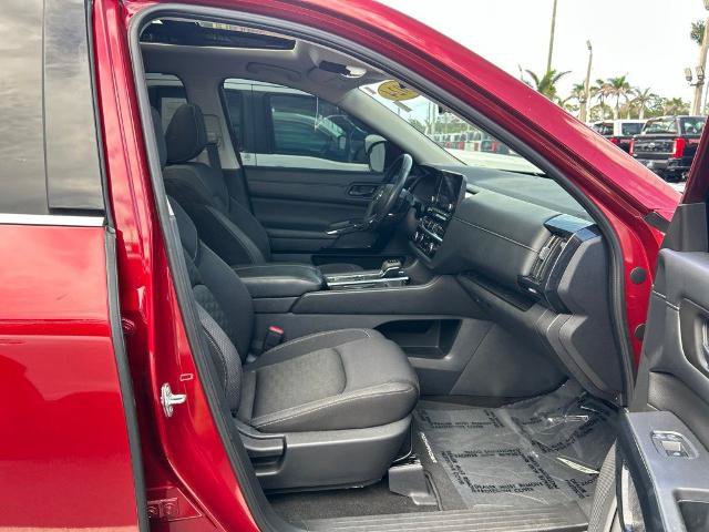 Used 2024 Nissan Pathfinder SV w/ SV Premium Package FWD image 39