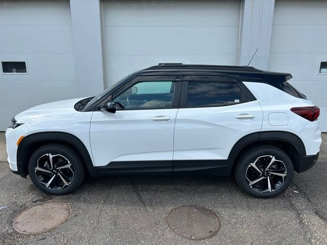 Used 2022 Chevrolet TrailBlazer RS w/ Sun and Liftgate Package AWD/4WD image 3