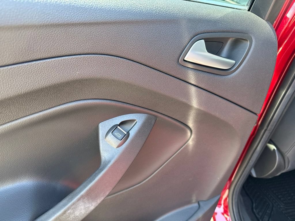 Certified 2019 Ford Escape SE FWD image 31