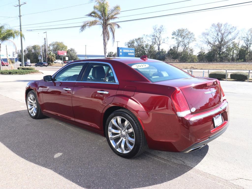Used 2019 Chrysler 300 Limited image 3