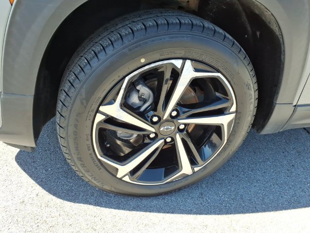Used 2021 Chevrolet TrailBlazer RS w/ Sun and Liftgate Package AWD/4WD image 6