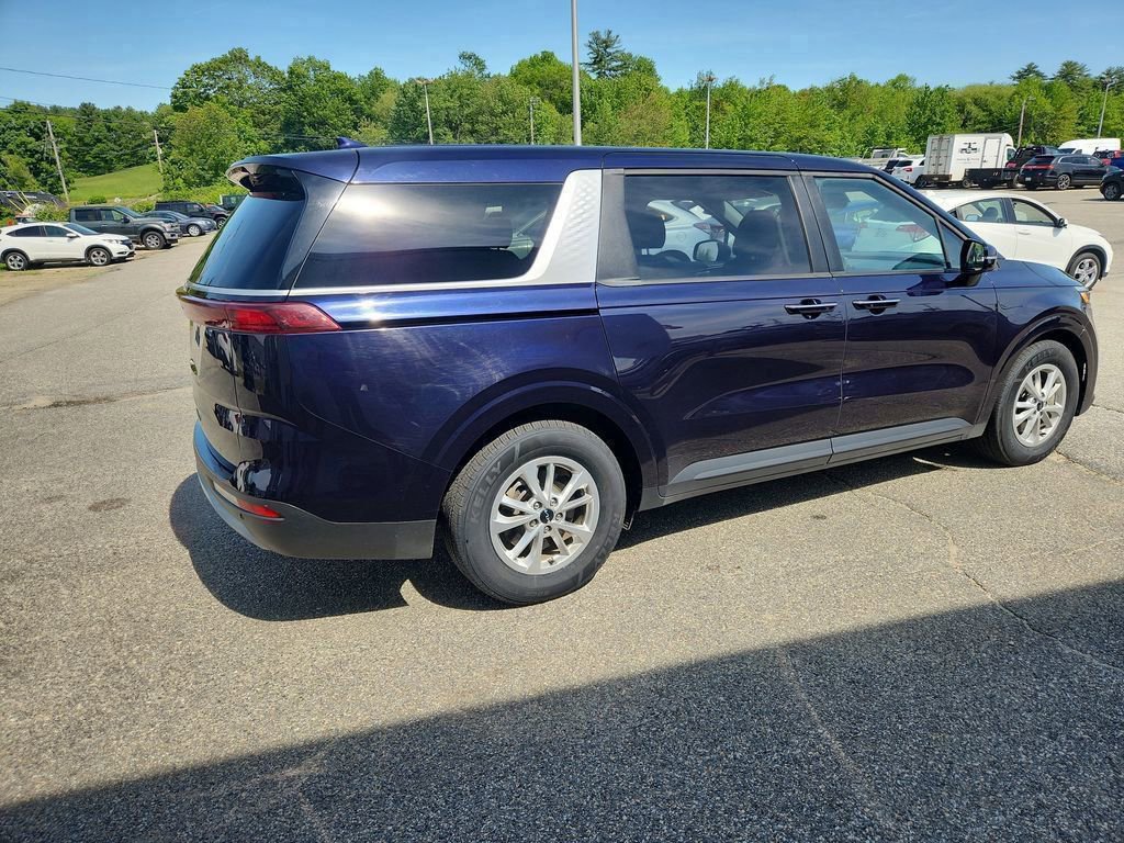 Used 2023 Kia Carnival LX image 14