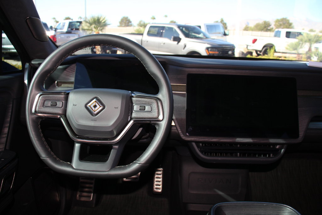 Used 2024 Rivian R1T Adventure Dual AWD/4WD image 17