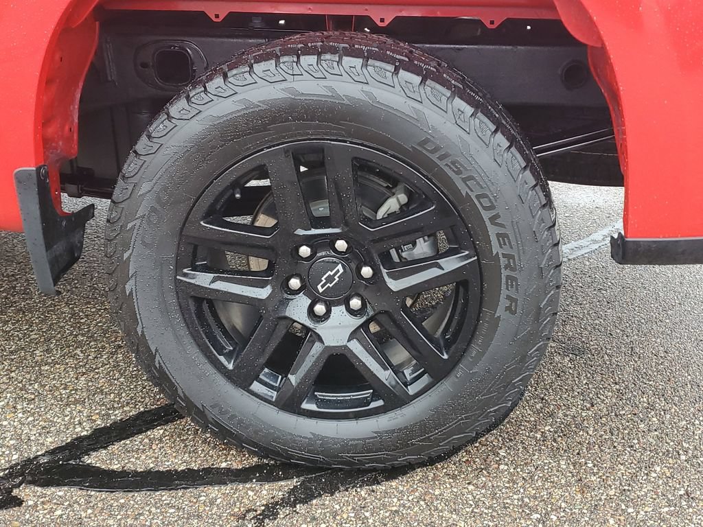 Used 2023 Chevrolet Silverado 1500 Custom w/ LPO, Dark Essentials Package AWD/4WD image 6