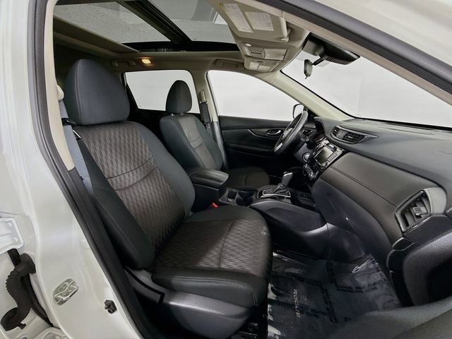 Used 2020 Nissan Rogue SV w/ Sun & Sound Touring Package image 29