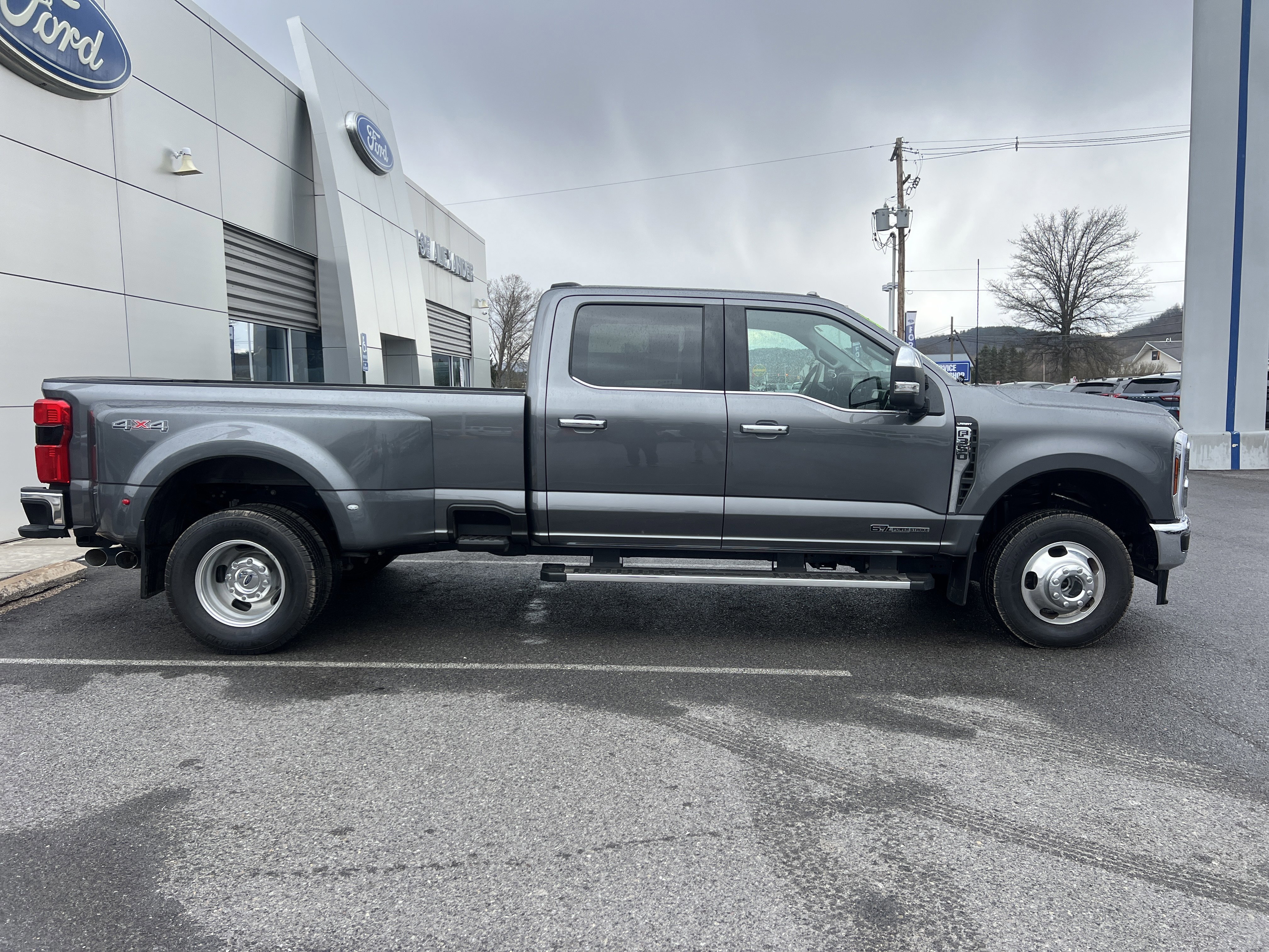 Certified 2025 Ford F350 Lariat AWD/4WD image 6