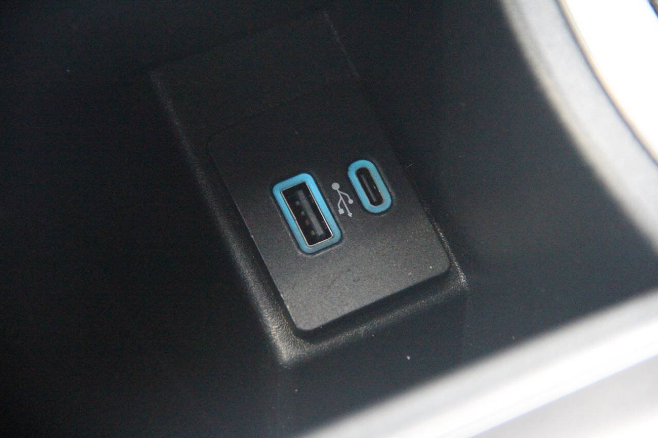 Certified 2023 Ford Edge SEL image 28