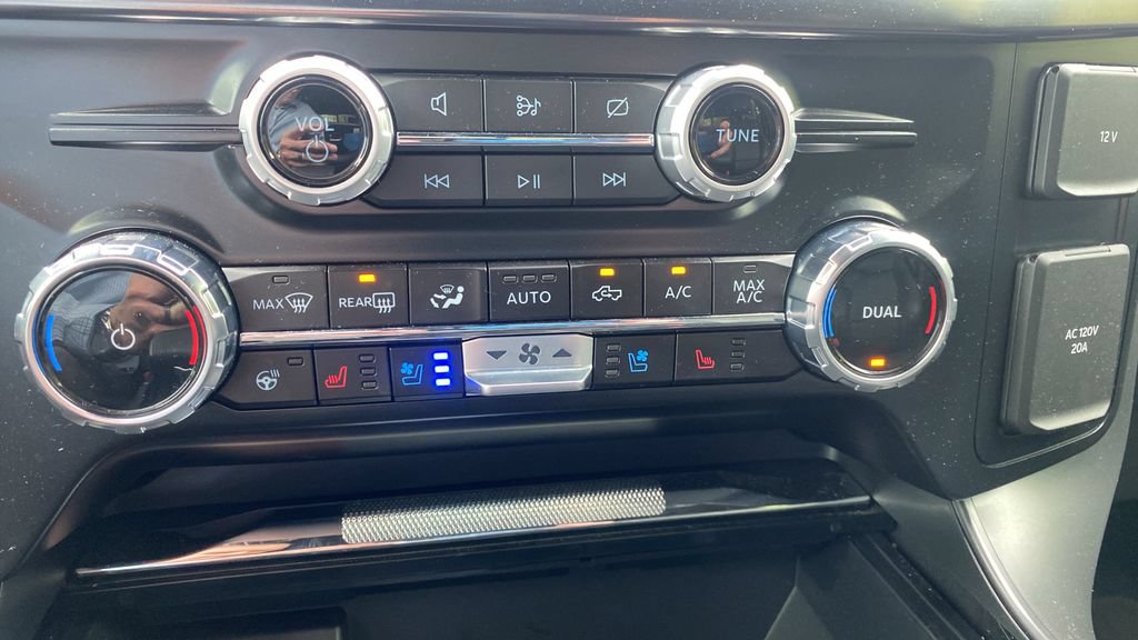 Certified 2024 Ford F150 Lariat AWD/4WD image 17