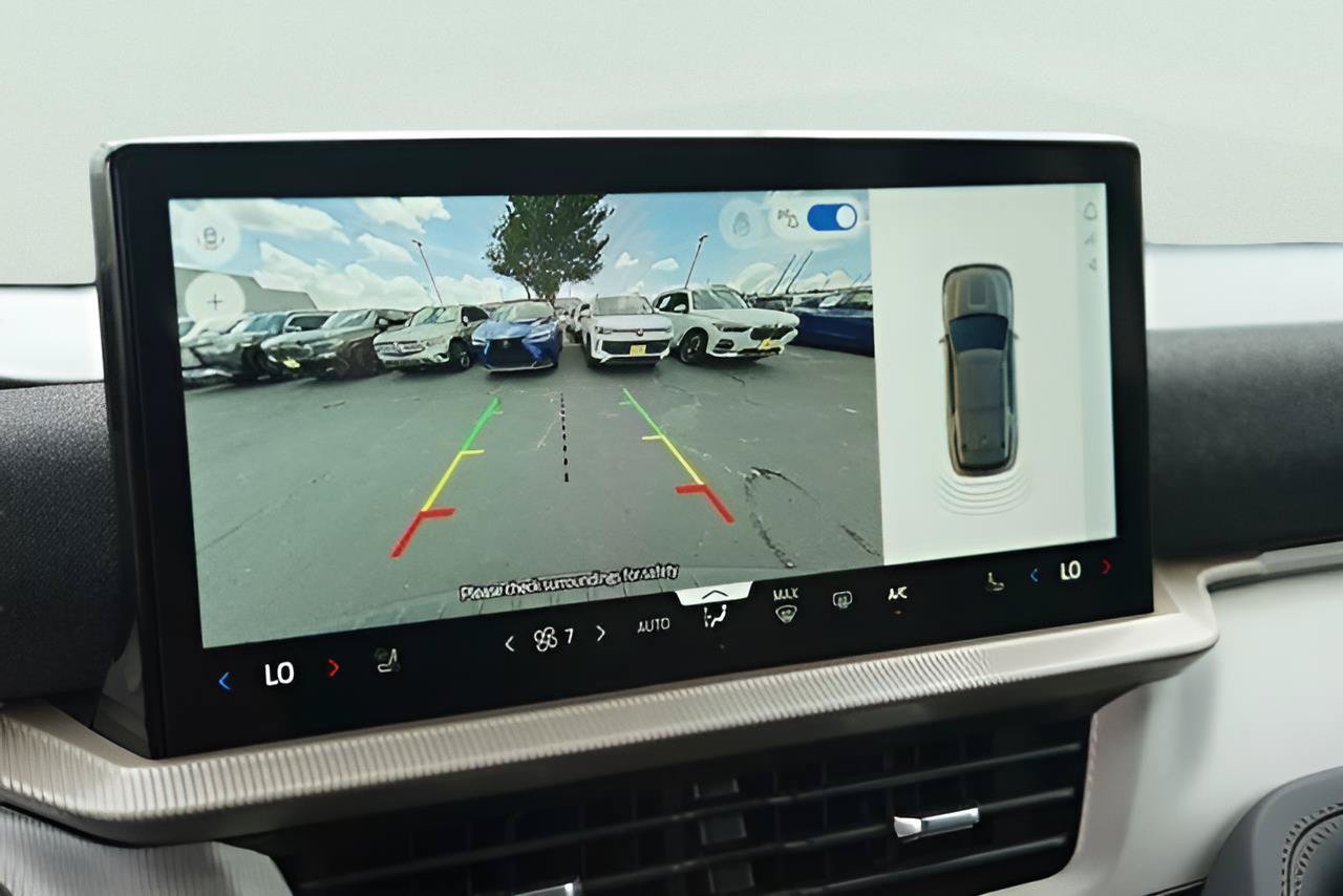 Certified 2026 Ford Explorer Active RWD image 29