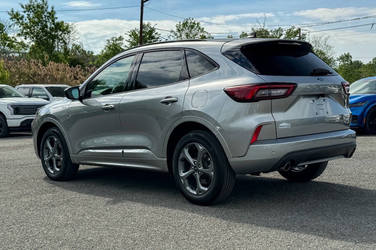 Certified 2023 Ford Escape ST-Line w/ Tech Pack #1 AWD/4WD image 5