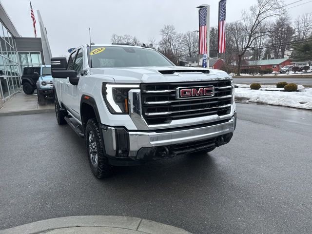 Used 2024 GMC Sierra 3500 SLE w/ SLE Convenience Package AWD/4WD image 4