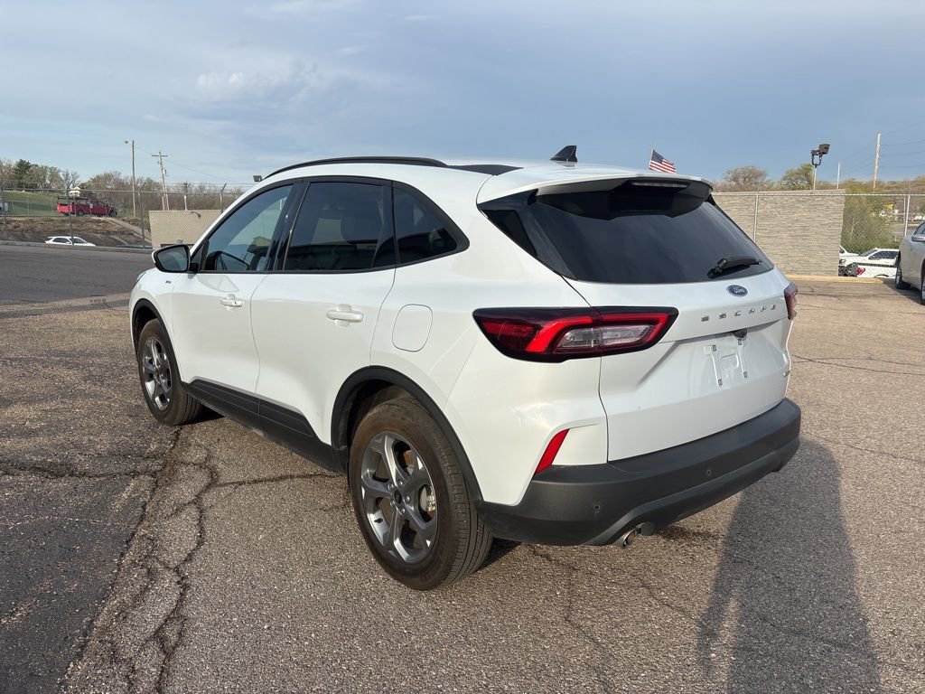 Certified 2025 Ford Escape ST-Line Select w/ Tech Pack #1 image 2